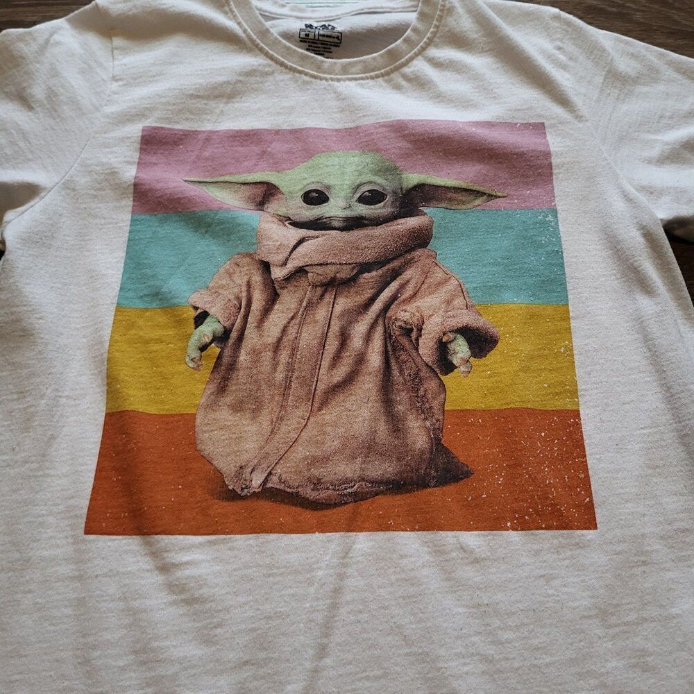 Star Wars Baby Yoda Grogu Graphic Screen Print Shirt Men's Size Medium - Picture 2 of 5